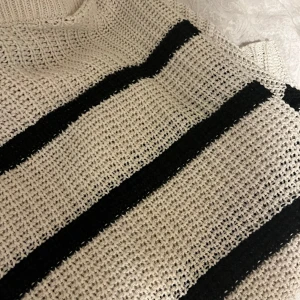 Stickad tröja  - Randig stickad tröja från lager 157 , använd ett antal gånger men i bra skick