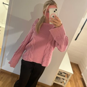 Rosa sweatshirt  - Super söt rosa stickad tröja!  