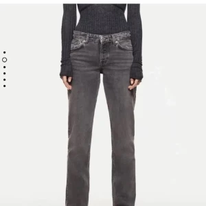 Zara Jeans - Grå zara jeans i storlek 36