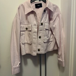 Jeansjacka - Jacka från bikbok, lite ovsersize