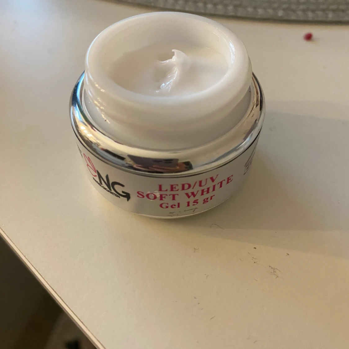 Soft white nagel gelé