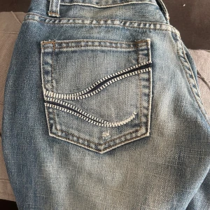 Låg midjade bootcut - Köpta från Plick men ör förstora skriv pv för alla mått och fler bilder pris kan diskuteras 