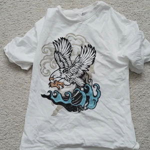 T shirt - Cool tshirt aldrig använd