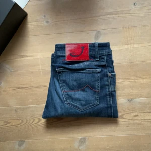 Jacob cohen jeans - Tja,säljer nu dessa Jacob cohen jeans i bra skick-storlek 32-slim/straight fit-köpta för 4000 säljer nu för 1299