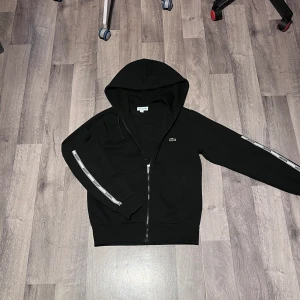 Lacoste zip up - Bra skick Pm för detaljer
