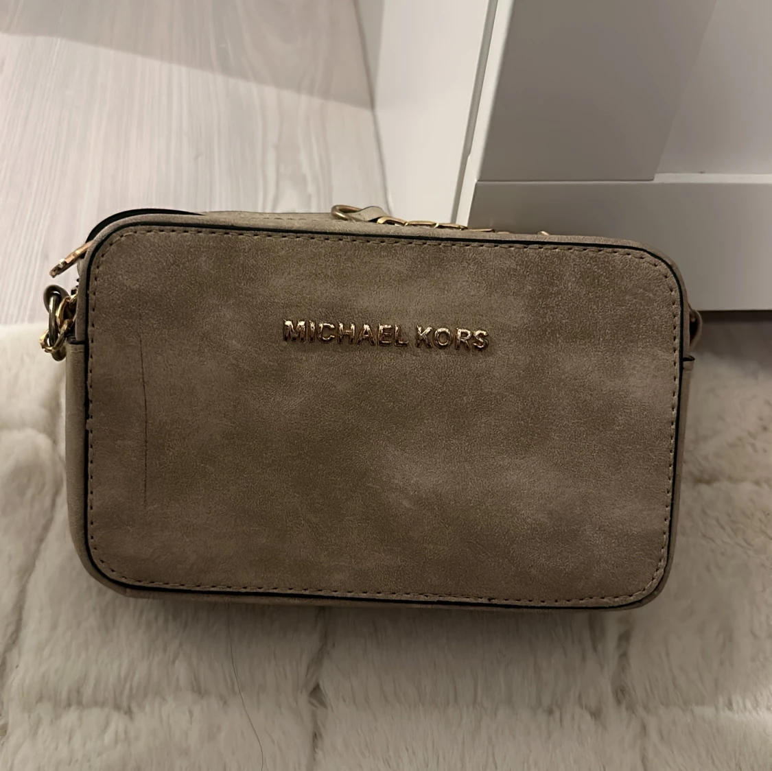 Beige axelväska från Michael Kors
