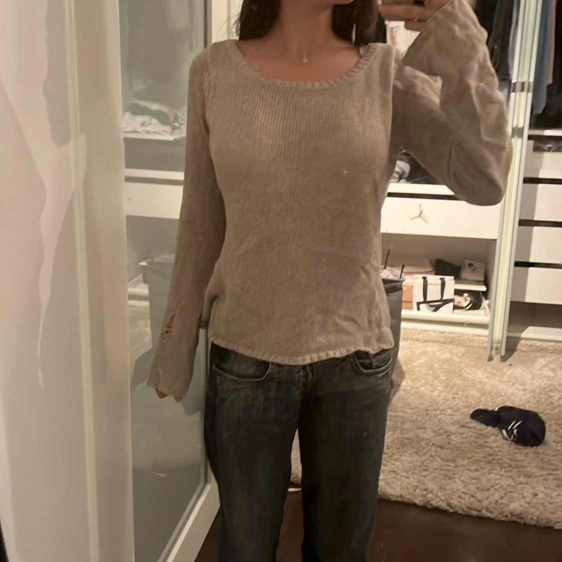 Fin stickad tröja i beige  - 91