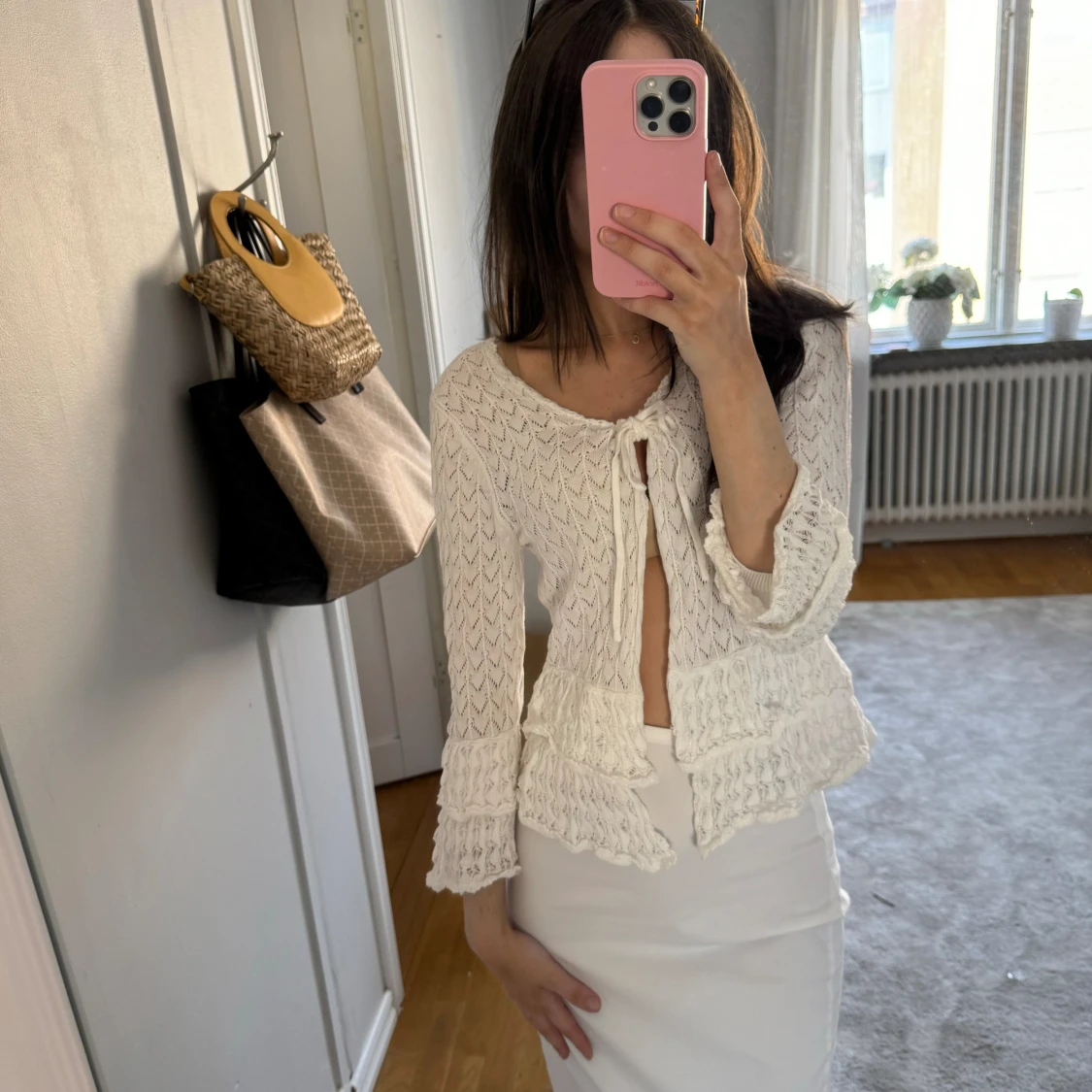 Vit spets/virkad topp  - 90