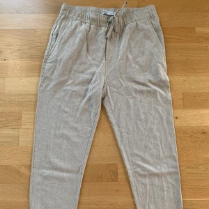Linnebyxor (zara) - Väldigt bra skick och knappt använda