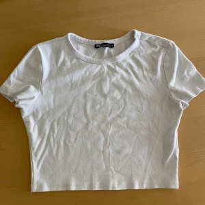 Topp - Aldrig använd från Zara 