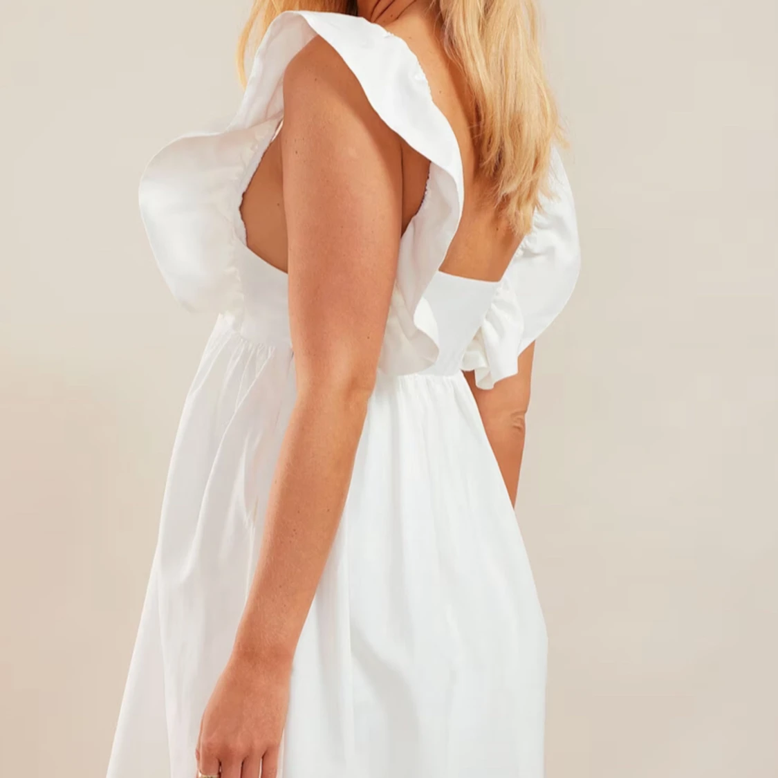 Fin vit klänning! - 90