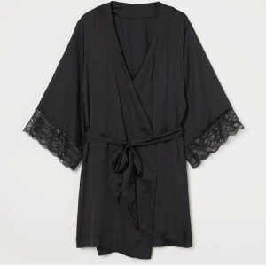 Satin morgonrock - Super skön men kommer ej till användning 