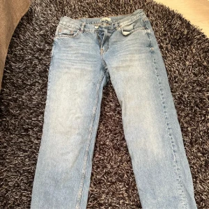 Jeans  - Säljer mina jätte fina jeans💕 skriv för fler bilder eller frågor 💞
