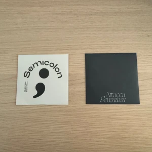 Semicolon ; & Attacca CD - I mint skick. Vid frågor är det bara att meddela.