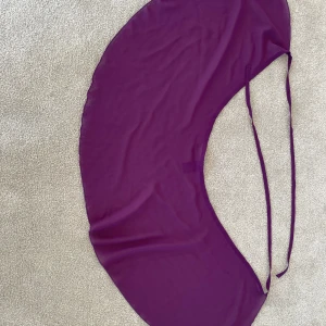  Balett  kläder  - Säljer mina balett kläder då dom är försmå, dräkten är storlek 150, skorna cirka 21cm, kjolarna 140/150, benvärmarna är one size skriv för frågor,säljer allt tillsammans men man kan köpa en sak oxå ☺️