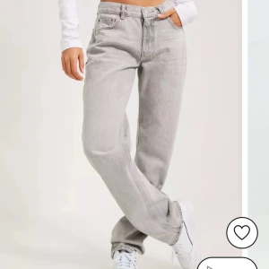 Jeans grå gina - Grå jeans från Gina bra skick