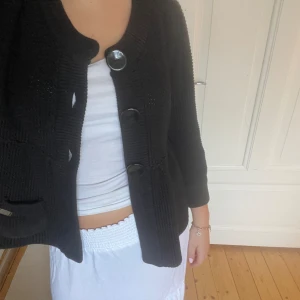 Trekvartsärmad kofta - Supersöt Trekvartsärmad kofta, endast fåtal gånger använda!🩷