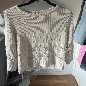 Virkad topp mango - Söljer denna jätte fina och söta ”virkade” topp från mango, vet inte om den finns längre💗säger då den inte kommer till användning 