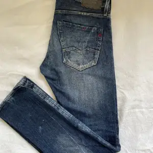Ett par riktigt feta replay jeans i utmärkt skick 9/10 | nypris - 1799kr | mitt pris - 399kr | skriv gärna i dm med frågor och funderingar