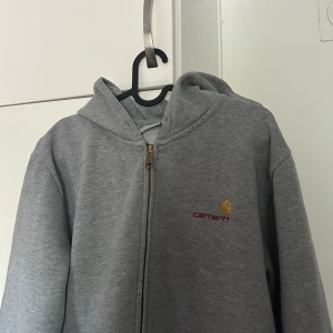 Carhartt zip hoodie  - Carhart hoodie  Storlek m Cond 6/10 Pris 300
