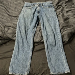 VAILENT jeans  - Storlek s  Köpta på carlings för 899 använda fåtal gånger 