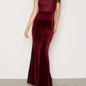 Velvet lace gown dress långklänning burgundy - Endast använd en gång  Nypris 700kr