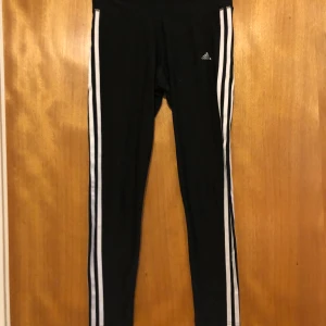 Adidas tights  - Knappt använda  St S Mid waist typ