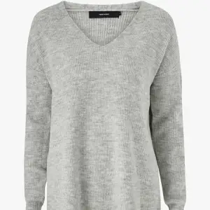 Fin grå stickad tröja från Vero Moda i storlek S. Går inte att köpa längre på deras hemsida. Skriv vid funderingar!💌