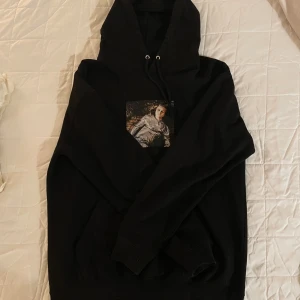 Ijustwanttobecool  - Jag säljer denna Ijustwanttobecool hoodie som tyvärr inte kommer till min användning längre. 💕