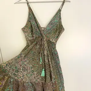 Säljer denna super söta klänning 🩷 Dm vid frågor 🩷