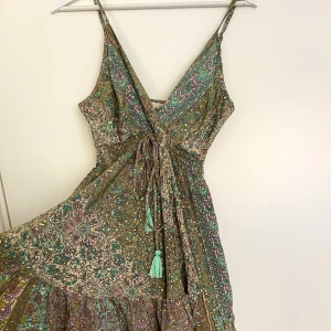 Klänning - Säljer denna super söta klänning 🩷 Dm vid frågor 🩷