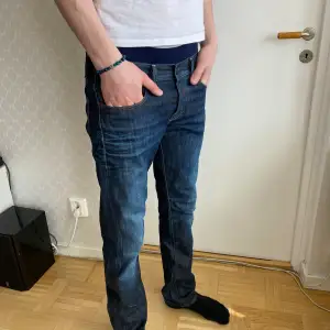 Jätte snygga replay jeans i nyskick storlek 31/32