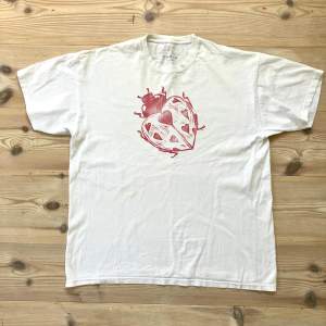 T-shirt som jag har block-printat själv! Tvättas i max 40 grader! 🐞