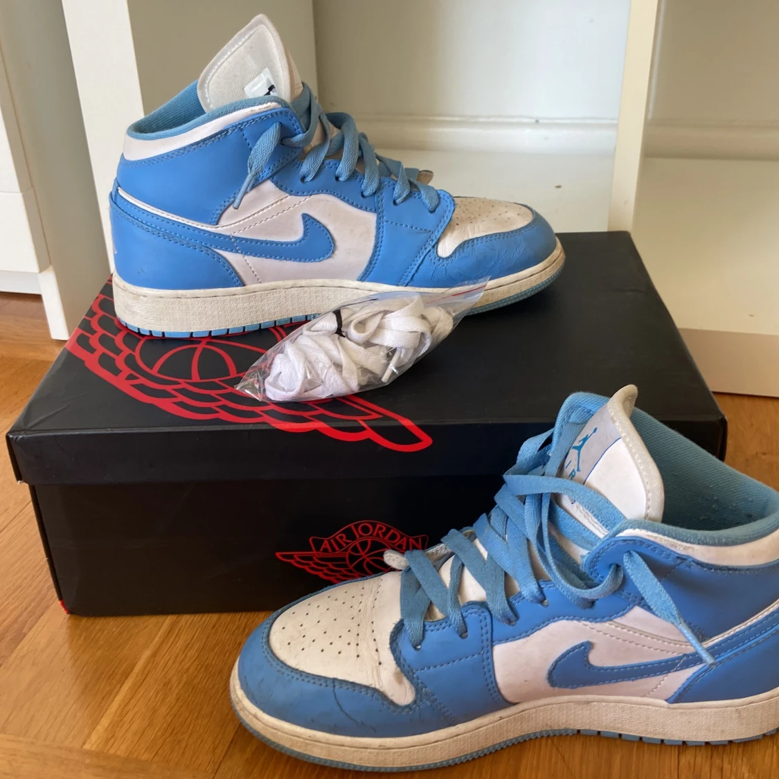 Jordan 1 unc blue i storlek 39! - 4