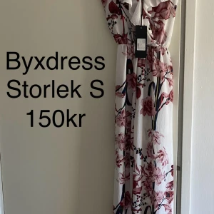 Jumpsuit  - Säljer helt ny jumpsuit, aldrig använd 