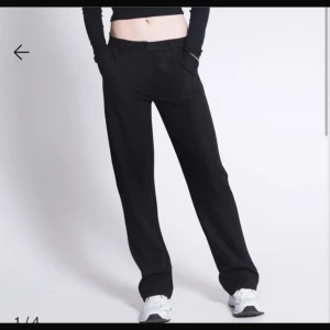 Lågmidjade byxor  - Fina byxor som är använda fåtal gånger 