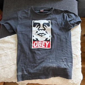 Obey tshirt - Obey