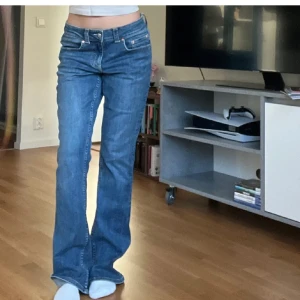 Low waist jeans  - Lågmidjade jeans  Stl 36