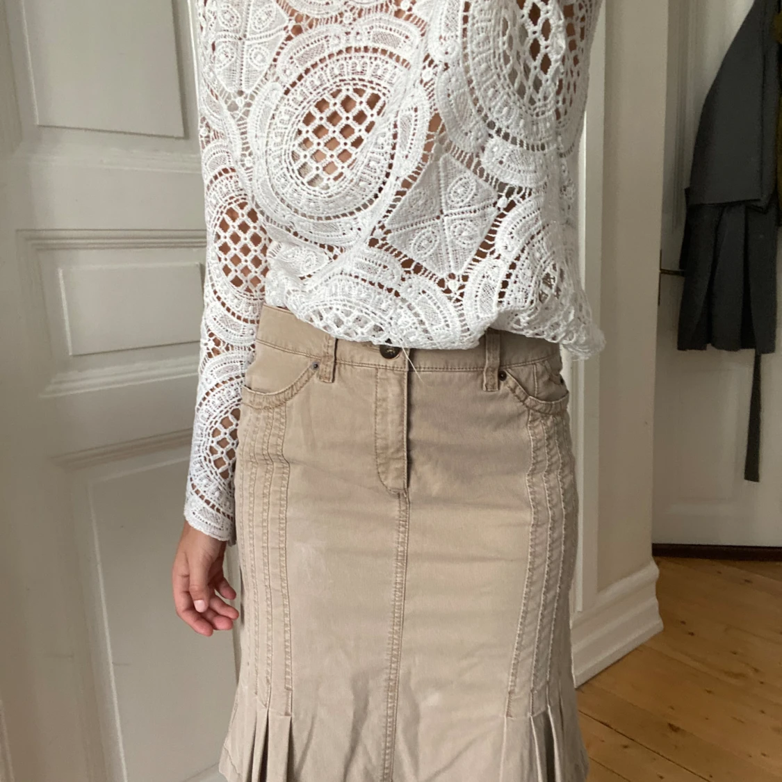 Lågmidjad beige Y2K kjol