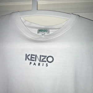 Kenzo t-shirt - Skön Kenzo Paris t-shirt Stl: Medium 