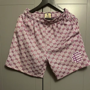 Eric Emanuel shorts  - Stolek M bra skick