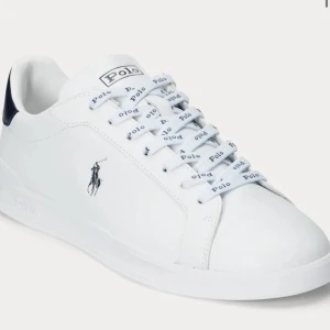 Ralph lauren skor - Helt nya Ralph lauren skor använda en gång på studenten men va för små för mig nypris 1650, vita skosnören till kommer och katongen! Pris går att diskutera 