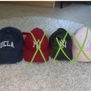 💎 OBS ALLA NY KEPSAR ÄR SÅLDA!! - Hej! säljer dessa kepsar som jag inte använder längre, man kan ändra storlek på alla. 