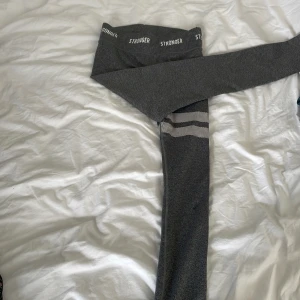 Stronger ❤️ - Säljer mina gråa strongers för att jag råkade bästemma hem 2 istället för 1❤️ de är i nyskick andvänd ca 1 gång 💗ny priset ligger mellan 600 - 700❤️