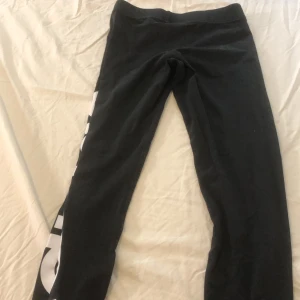 Adidas idrottsbyxor - Bra skick