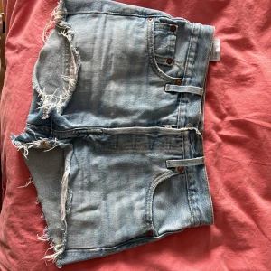 Levi’s Denim Cutoff Shorts - Super cute shorts in a size W24, worn but in great condition, super trendy and cute!!