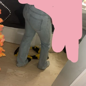 Jeans  - Skit snygga jeans men tyvärr för små🫶🏼