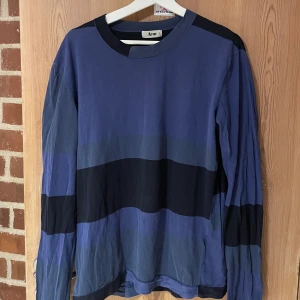 Acne longsleve 2002 - Acne longsleeve 2002 riktigt bra skick  Size M  