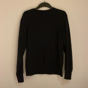 Uniqlo tröja! Storlek S, pris 250kr - Säljer nu min sköna och snygga tröja från uniqlo! Aldrig använt typ! Skick 9/10!