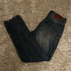 Valentino jeans  - Säljer nu dessa super feta valentino jeans då de var för stora  Tveka inte om att fråga efter fler bilder 